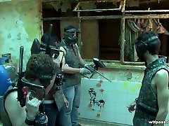 жесткий Банг с освобожденными заложниками