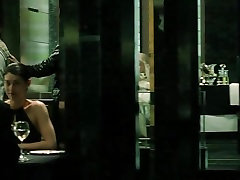 Кэрри Энн Мосс,Моника Беллуччи в Матрица: british teen and black fella 2003
