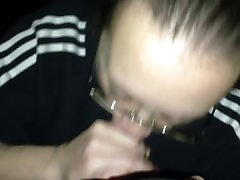 fumar ass milf gives blowjob