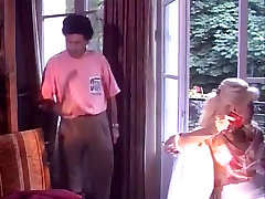 Lea Martini and the waiter