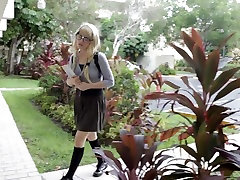 热初中的书呆子他妈