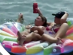 Весенние ride girls Шлюхи Выставляют Напоказ Свои Сиськи