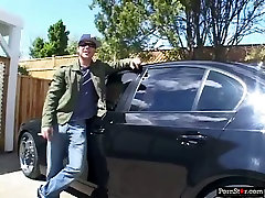 Street slut Aaliyah Jolie serves two clients at the same time