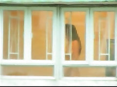 Счастливчик снималась обнаженной Азиатские девушка через окно