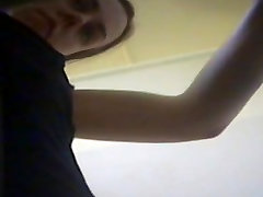 Girl in changing room lets see her natural bouncing boobs