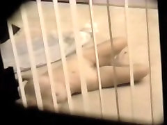 برهنه, زیبایی, با, بدن voyeured در پنجره