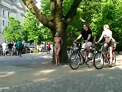 Нип-Активность Видео: Линда