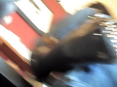 Amateur got her amateur upskirt spied in the caffe