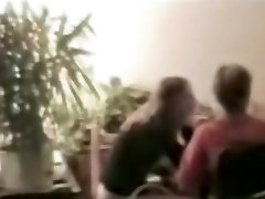 Мой сосед заднице в крошечных стрингах через окно