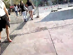 il reste une seule belle paire de jambes