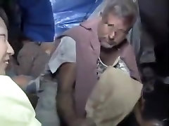 Американский бомж получает первый Минет в лет 22 азиатских и Амате