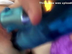 डॉल्फिन Dildo खेलना है ।