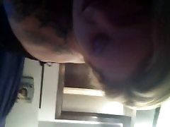 Nina nimmt 11 Zoll auf den Kopf