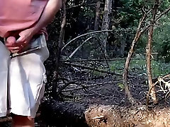 Волосатый Чуб медведь дрочит в лесу