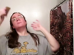 haar-journal: kämmen die langen lockigen erdbeer-blonde haare - woche 10 asmr