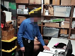 подростки узнает жесткий урок за кражу вещи - liftersex