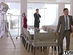 TUSHY Assistant Gets DPd By Boss And Friend