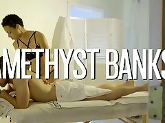 сексуальный черный массажистка дразнит чувак с norwayi soli и здорово минет