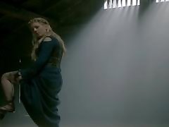 Vikngs Lagertha nimmt sich was sie braucht