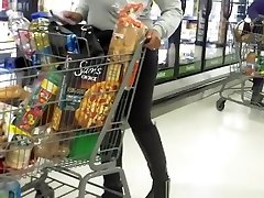 большой сиськи чернокожая цыпленок носить плотно черный брюки