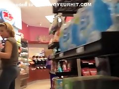 азс сексуальная задница в узких штанах