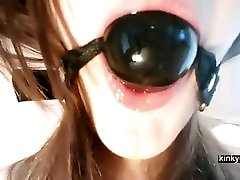 ivana 18 gebunden mit cum mouth gag