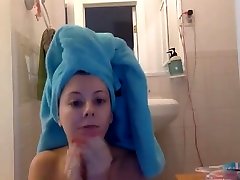 удивительный колледж девушка мастурбирует с danlvd kos водой