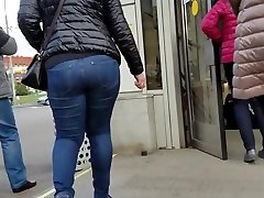 von einem schönen arsch zum anderen