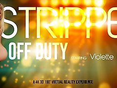 粉红的紫罗兰在脱衣舞关税VRBangers