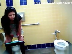 中年女人需要小便