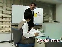 горячая японская шлюха хитоми оки в сумасшедший минет, фут фетиш яв видео
