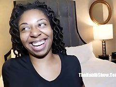 性感的新手nola性交的第一次