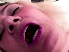 Mature Blonde Is in for a Good Time