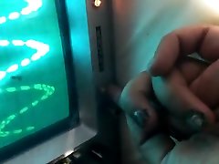 индийская красотка трахает осциллограф wtf?