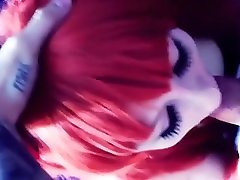 rothaarige puppe deepthroats dick