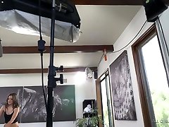 есть в довольно парной за кулисами ххх видео с грудастой сексуальная селеста звезда
