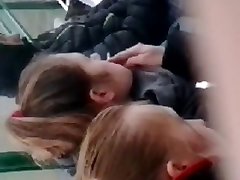 студентка выпирать