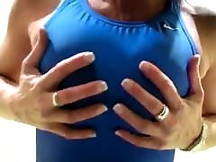 老婆孩乐队泰勒蕾妮控制你的连裤袜
