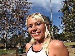 впечатлительный болельщик питается член