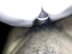 大屁股白色的女孩TakingA英国广播公司从背后