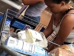 不平稳的战利品拉丁摩洛伊斯兰解放阵线的惊喜女大学生看到通过顶部