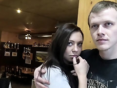 HUNT4K 花花公子卖女朋友的娘们的家伙，并继续。