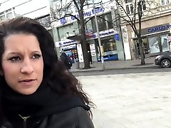 hunt4k. мальчик часы девушка прибил на диване жир
