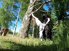 в 39-ой милейшей девчонке с пятнами оленей... сосать хуй & трахал под деревом