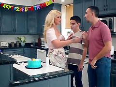 ryan conner сыновья друзья трахал его мама