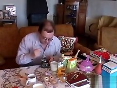vollbusig mädchen wird ihr muschi annihilated von ein aged mann