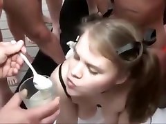 сперма кормление a голодный колледж девушка