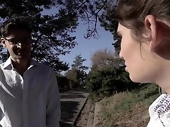babe con lapparecchio succhia il cazzo dei compagni di classe