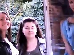 nackt nocken mädchen von die window