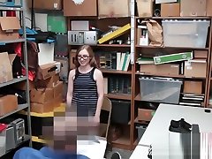 stallion polizist grinding ein schmutzig minded teenager-auf die schreibtisch